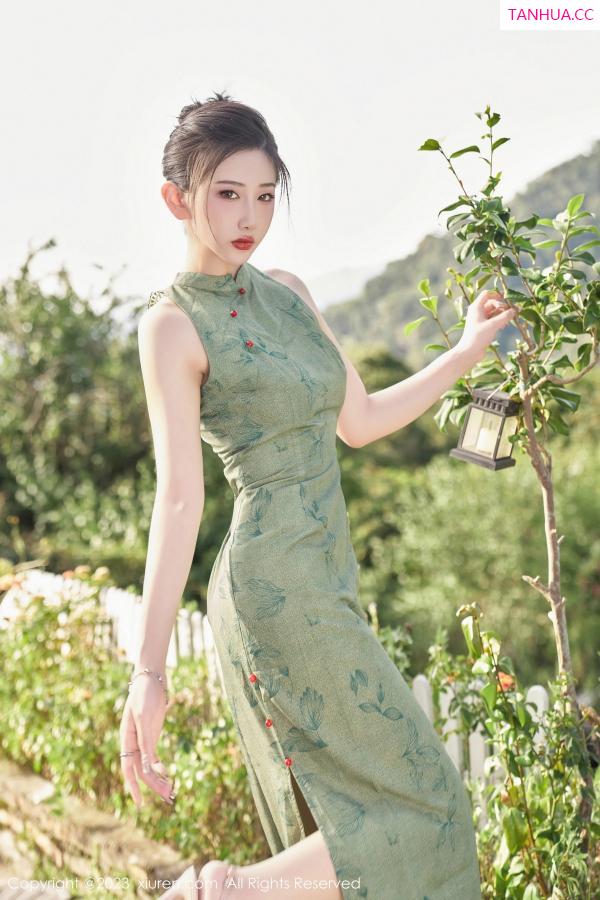   [XiuRen]高清写真图 2023.08.03 No.7181 沈青黛 旗袍美腿第12张图片